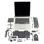 Macbook Pro gets splitted by iFixit