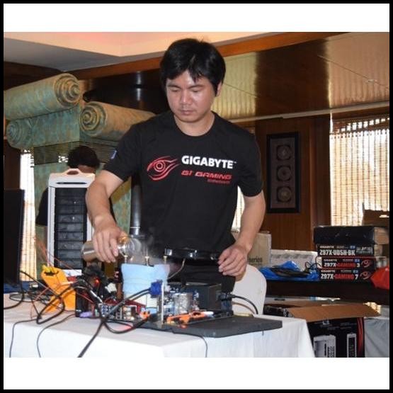 HiCookie overclocker makes new Indian CPU-Z OC Record in Mumbai