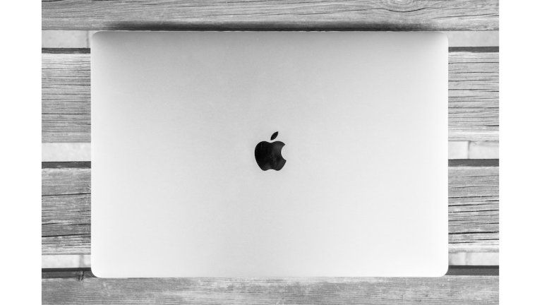 How to clean Macbook